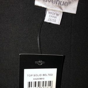 NWT Avenue Solid Black Belted Swing Top. 26/28